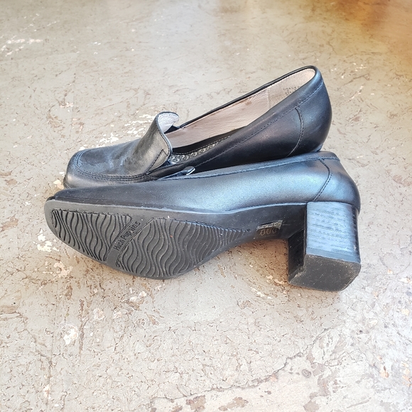 Hush Puppies Square-toed Loafers - size 6, black - Picture 3 of 4